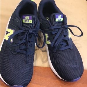 New Balance Big Boy 4.5 Running Shoes in Navy